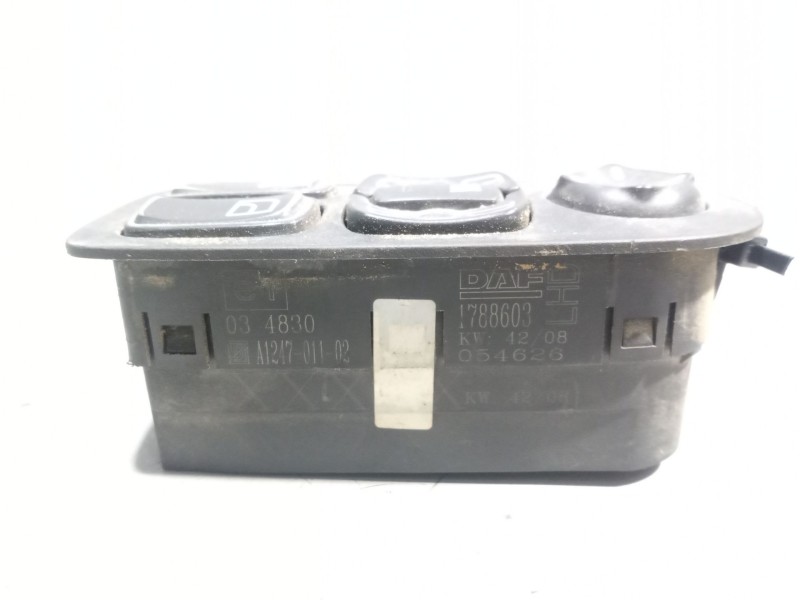 Recambio de mando elevalunas delantero izquierdo para daf serie xf105.xxx 12.9 diesel referencia OEM IAM 1788603  