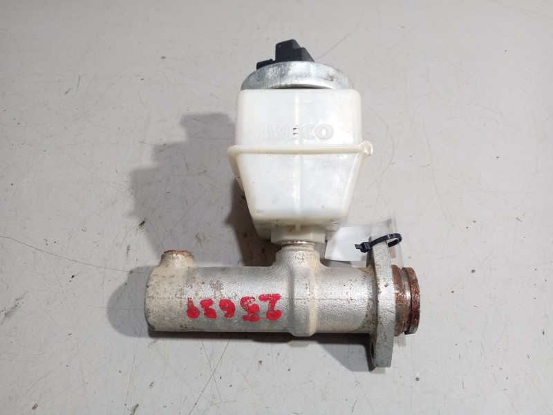 Recambio de bombin freno para iveco eurocargo 3.9 diesel referencia OEM IAM 4804129  
