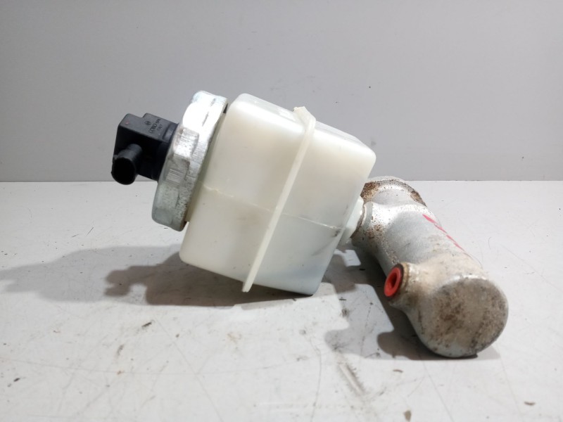 Recambio de bombin freno para iveco eurocargo 3.9 diesel referencia OEM IAM 4804129  