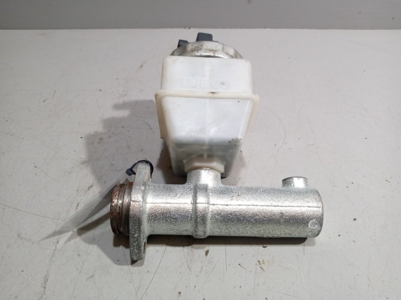 Recambio de bombin freno para iveco eurocargo 3.9 diesel referencia OEM IAM 4804129  