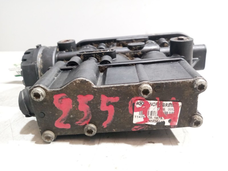 Recambio de valvula aire para renault magnum ab diesel referencia OEM IAM 21083657  K019820