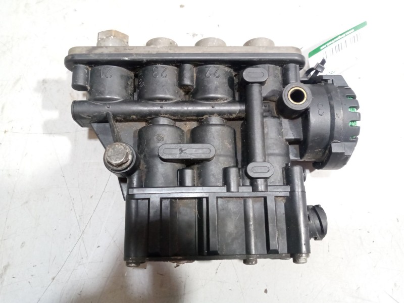 Recambio de valvula aire para renault magnum ab diesel referencia OEM IAM 21083657  K019820