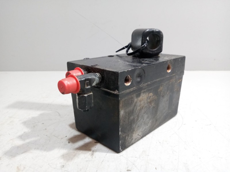 Recambio de bomba elevacion cabina para iveco eurocargo 3.9 diesel referencia OEM IAM 500316981  