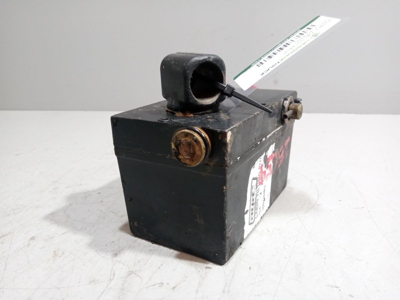 Recambio de bomba elevacion cabina para iveco eurocargo 3.9 diesel referencia OEM IAM 500316981  