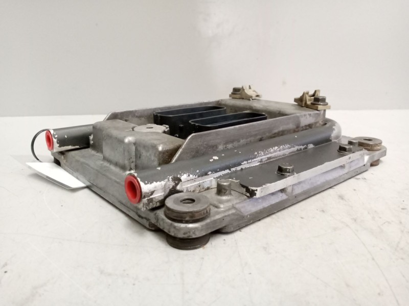 Recambio de centralita motor edc para renault premium distribution 10.8 diesel referencia OEM IAM 21300122  