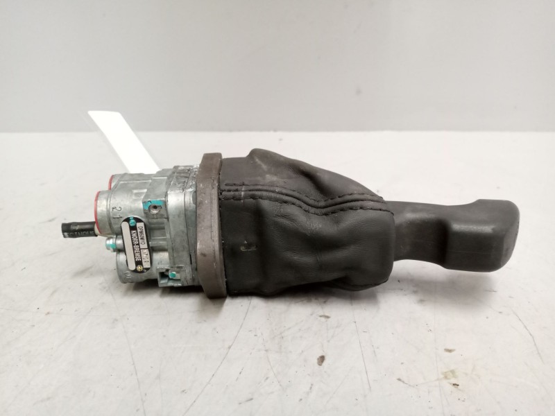 Recambio de palanca freno de mano para iveco stralis (as) 10.3 diesel referencia OEM IAM 5802790763  DPM60MYD