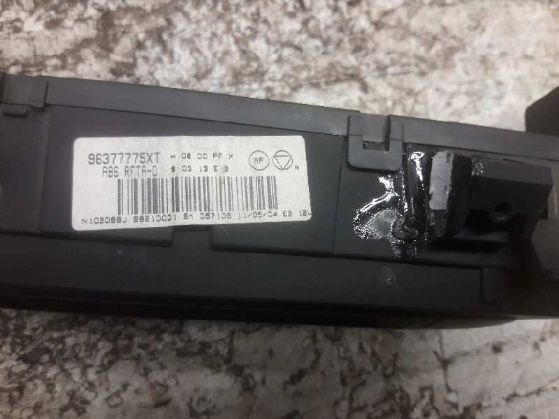 Recambio de mando climatizador para citroen c3 1.4 hdi premier referencia OEM IAM 96377775XT  