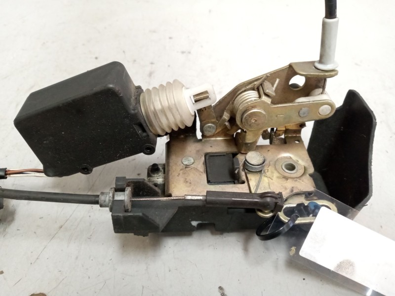 Recambio de cerradura puerta delantera izquierda para volvo fl xxx 7.2 diesel referencia OEM IAM 20864256  