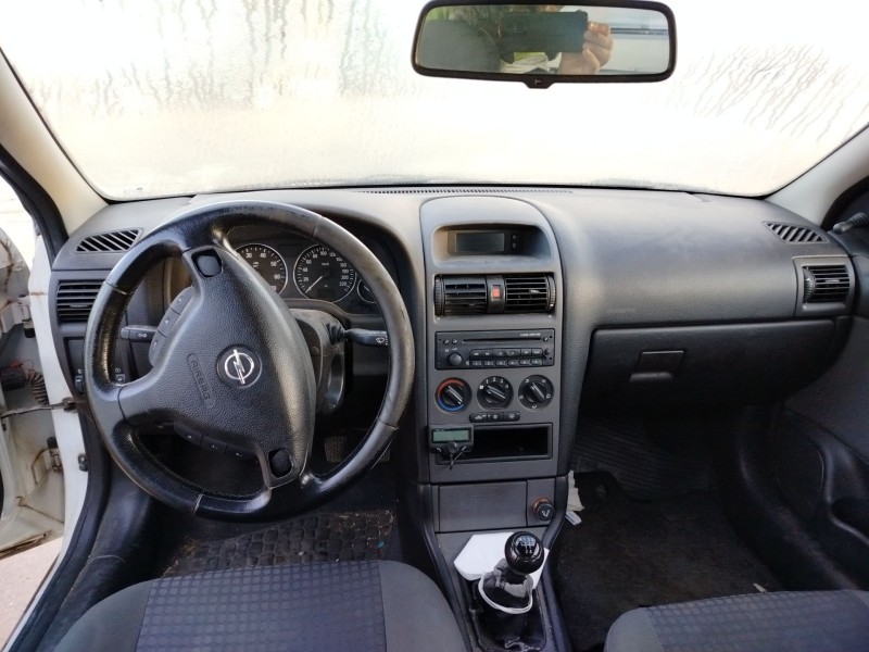 opel astra g berlina del año 2002