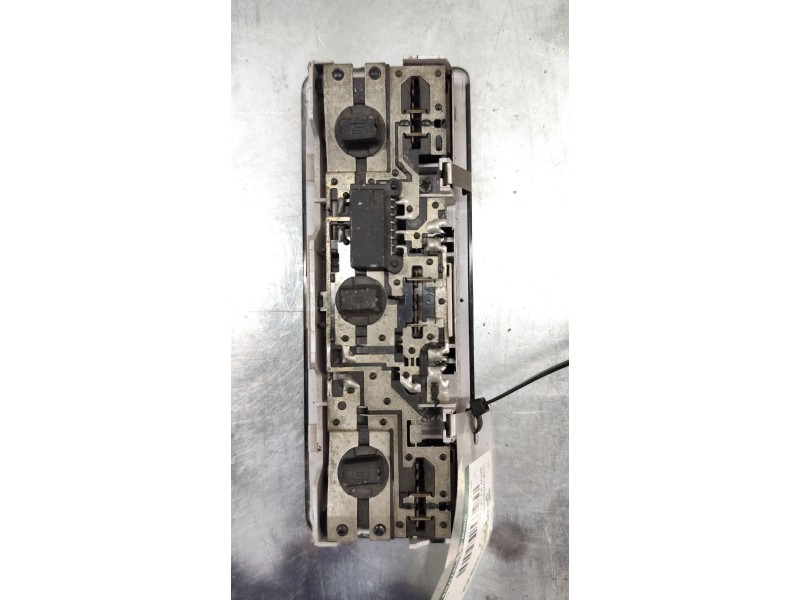 Recambio de luz interior para bmw x3 (e83) 3.0d referencia OEM IAM 63318364929  