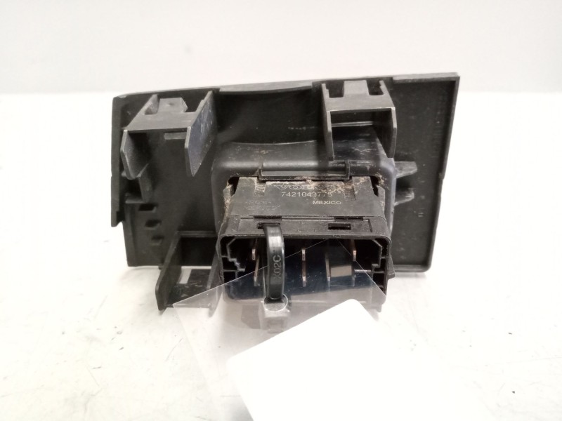 Recambio de mando elevalunas delantero derecho para volvo fl xxx 7.2 diesel referencia OEM IAM 7421043775  