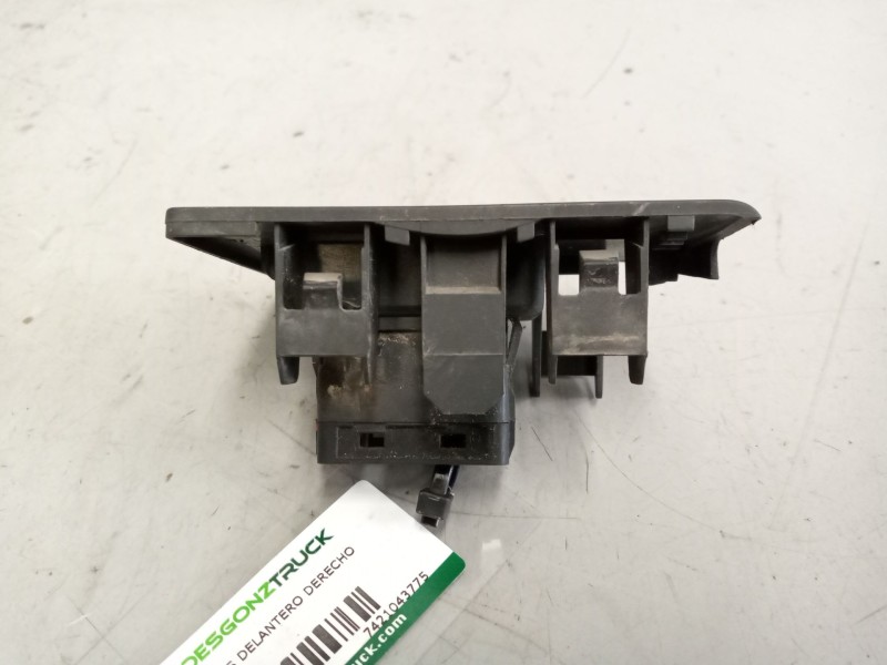 Recambio de mando elevalunas delantero derecho para volvo fl xxx 7.2 diesel referencia OEM IAM 7421043775  