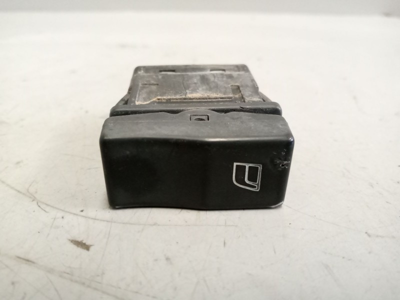 Recambio de mando elevalunas delantero izquierdo para volvo fl xxx 7.2 diesel referencia OEM IAM 7421043775  