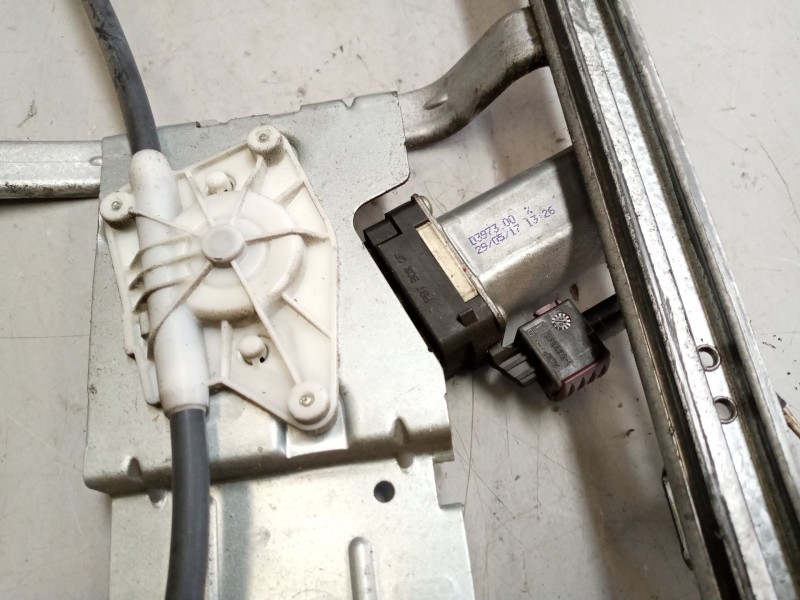 Recambio de elevalunas delantero derecho para volvo fl xxx 7.2 diesel referencia OEM IAM 20557554  