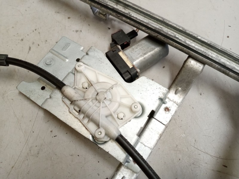 Recambio de elevalunas delantero izquierdo para volvo fl xxx 7.2 diesel referencia OEM IAM 20557552  