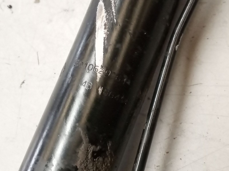 Recambio de brazo elevacion cabina para renault magnum ab diesel referencia OEM IAM 5010629264  