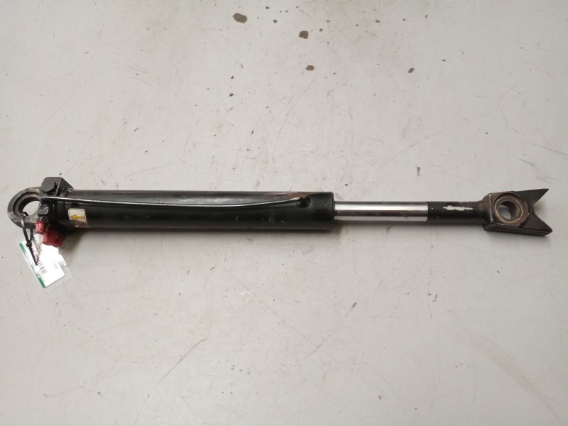 Recambio de brazo elevacion cabina para renault magnum ab diesel referencia OEM IAM 50106299108  