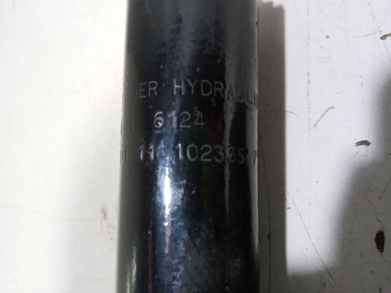 Recambio de brazo elevacion cabina para man tgx 18.xxx 12.4 diesel referencia OEM IAM 81417236124  81417236138