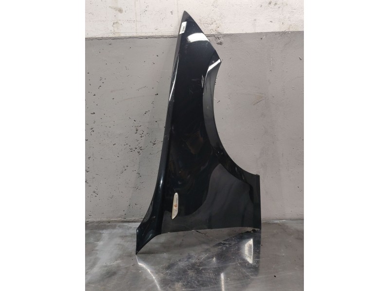 Recambio de aleta delantera derecha para bmw 1 (e81) 118 d referencia OEM IAM   