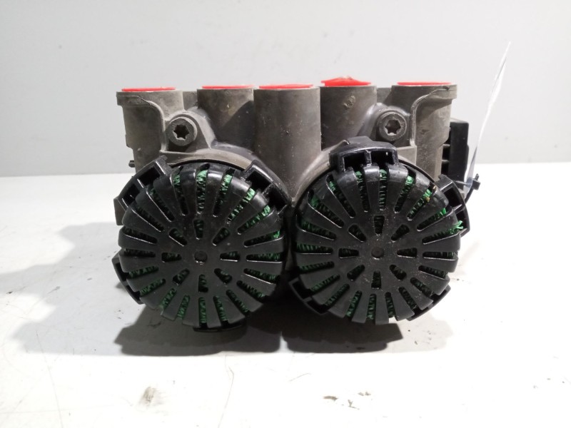 Recambio de valvula aire para renault magnum ab 2005 12.8 diesel referencia OEM IAM 21122035  K020022