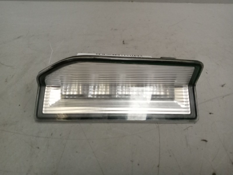 Recambio de luz interior para volvo fh xxx referencia OEM IAM 84810902  