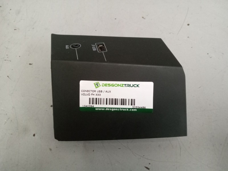 Recambio de conector usb / aux para volvo fh xxx referencia OEM IAM 20554486  