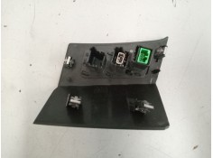 Recambio de conector usb / aux para volvo fh xxx referencia OEM IAM 20554486   2