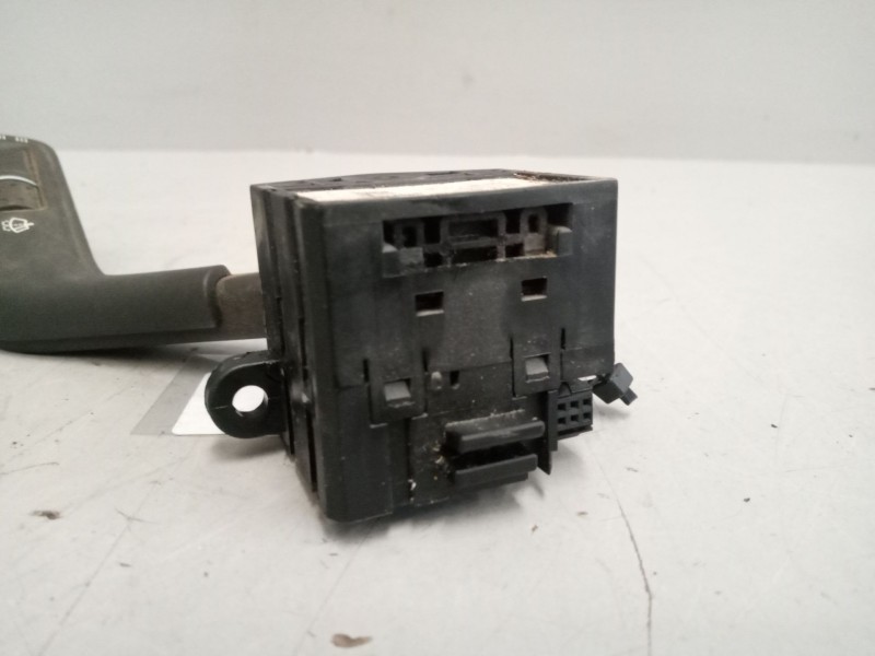 Recambio de mando limpia para volvo fh xxx referencia OEM IAM 22860372  