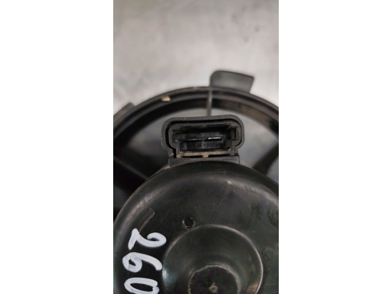 Recambio de ventilador calefaccion para peugeot 206 berlina x-line referencia OEM IAM 6424501  