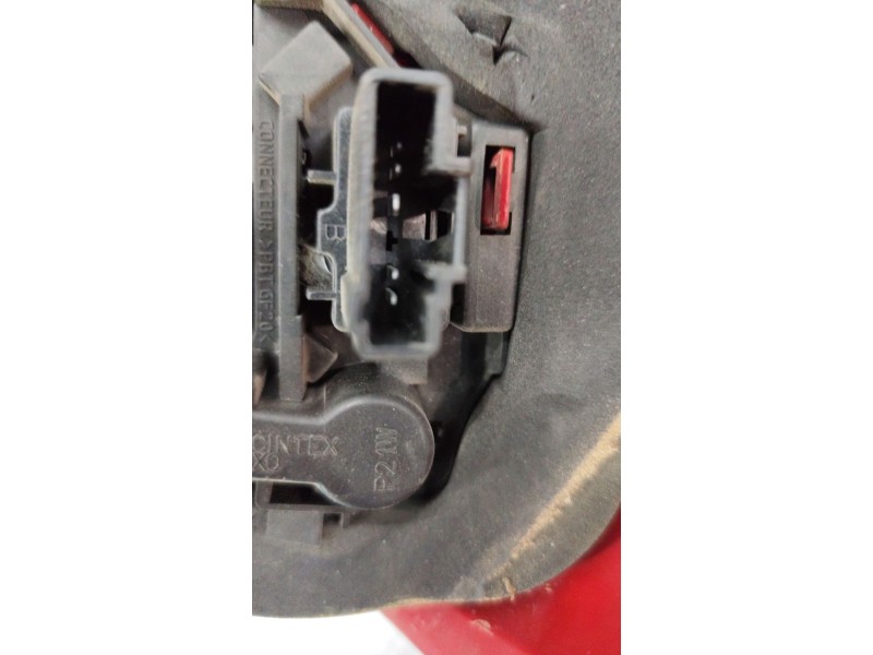 Recambio de piloto trasero derecho para peugeot 206 berlina x-line referencia OEM IAM   