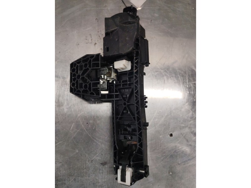 Recambio de maneta exterior delantera izquierda para infiniti q30 1.5 d referencia OEM IAM X15042101X  