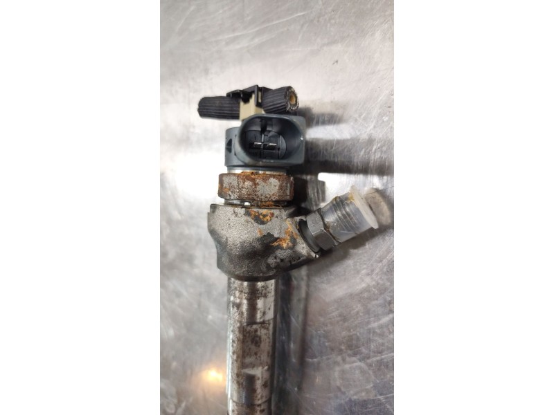 Recambio de inyector para audi a3 (8v1, 8vk) 2.0 tdi quattro referencia OEM IAM 04L130277AC  0445110469