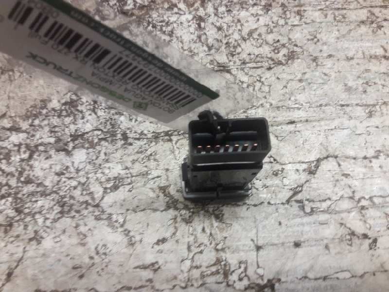 Recambio de boton agua limpia para ssangyong rexton rx 270 full referencia OEM IAM 0B041 7 PINS 