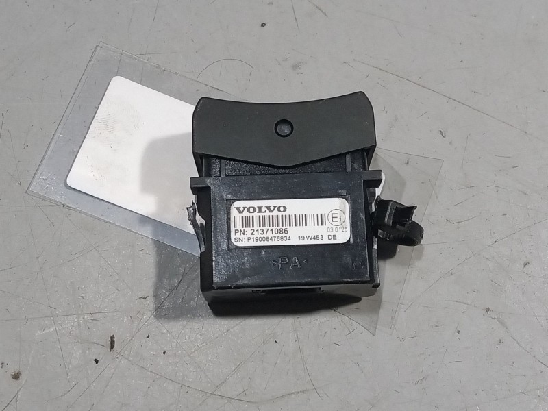Recambio de interruptor para volvo fh xxx referencia OEM IAM 21371086  