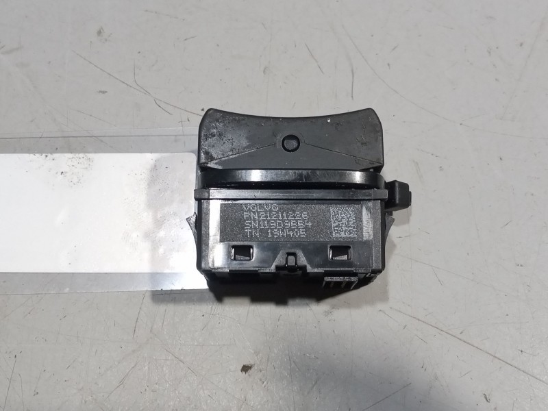 Recambio de interruptor para volvo fh xxx referencia OEM IAM 21211226  