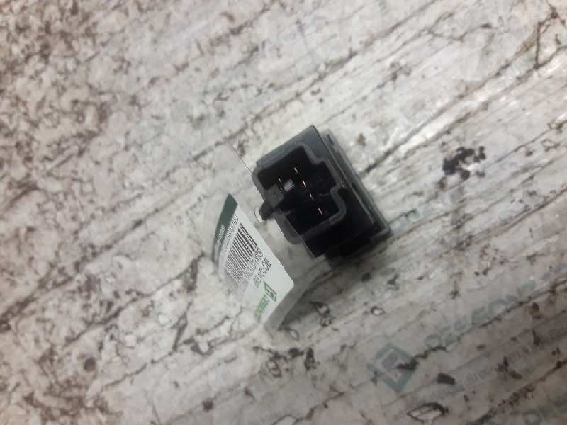 Recambio de boton esp para ssangyong rexton rx 270 full referencia OEM IAM 864W0119 5 PINS 