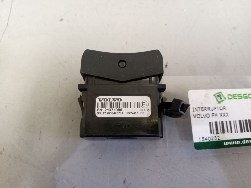 Recambio de interruptor para volvo fh xxx referencia OEM IAM 21371086  