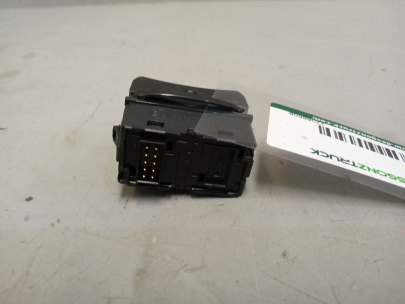 Recambio de interruptor para volvo fh xxx referencia OEM IAM 22088608  