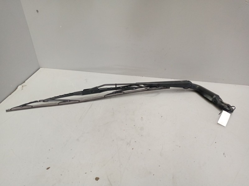 Recambio de brazo limpia delantero para volvo fh xxx referencia OEM IAM 82485664  