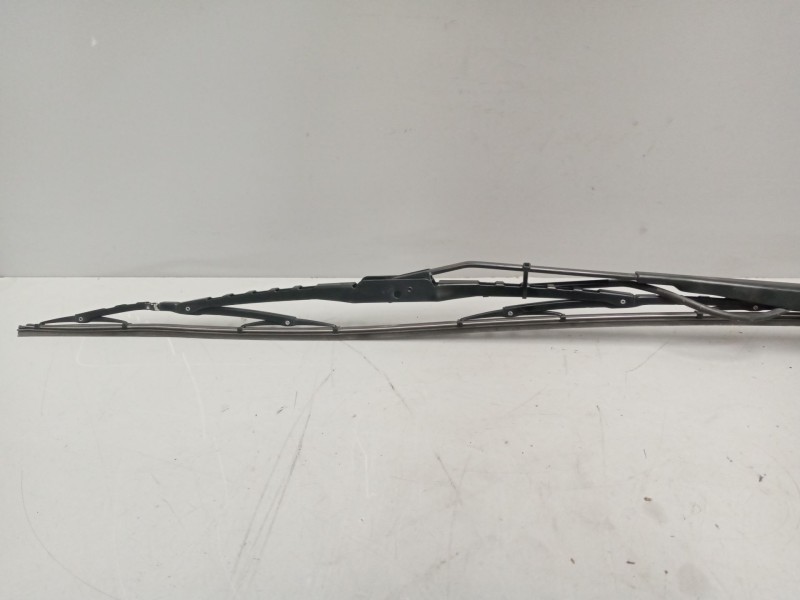 Recambio de brazo limpia delantero para volvo fh xxx referencia OEM IAM 82485664  