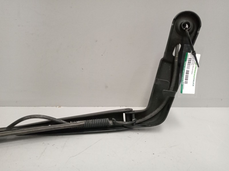 Recambio de brazo limpia delantero para volvo fh xxx referencia OEM IAM 82485664  