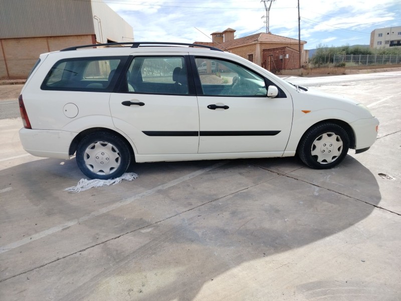 ford focus turnier (cak) del año 2001