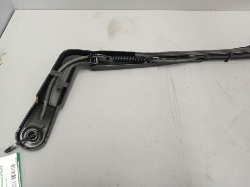 Recambio de brazo limpia delantero para volvo fh xxx referencia OEM IAM 82485664  