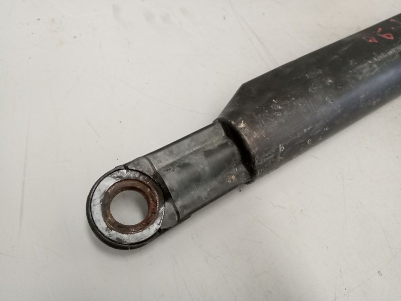 Recambio de brazo elevacion cabina para renault premium distribution 7.2 diesel referencia OEM IAM 5010316793  