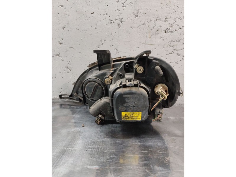 Recambio de faro derecho para mercedes-benz clase m (w163) ml 270 cdi (163.113) referencia OEM IAM 22315600  