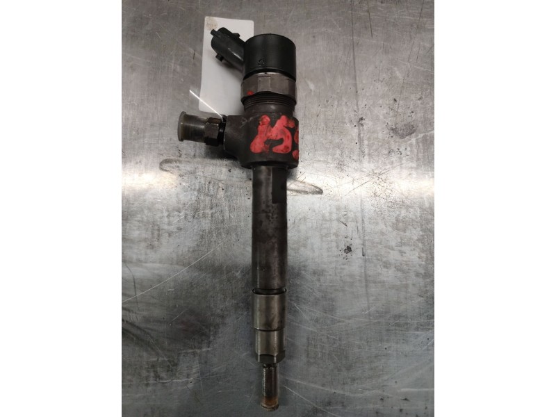 Recambio de inyector para opel vectra c (z02) 1.9 cdti (f69) referencia OEM IAM 0445110165  