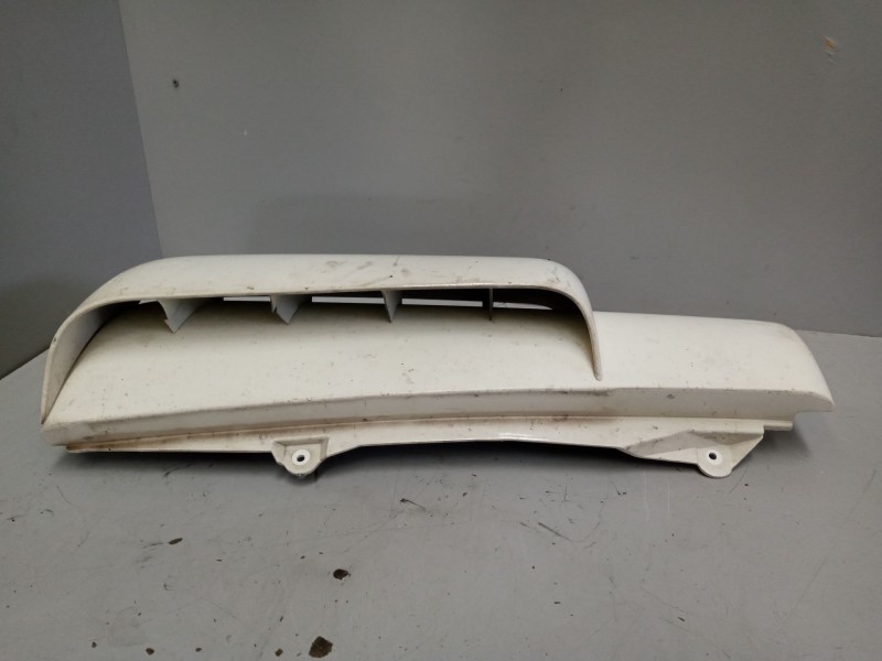 Recambio de deflector derecho para daf serie xf105.xxx fsa 4x2 space-cab referencia OEM IAM 1400010  