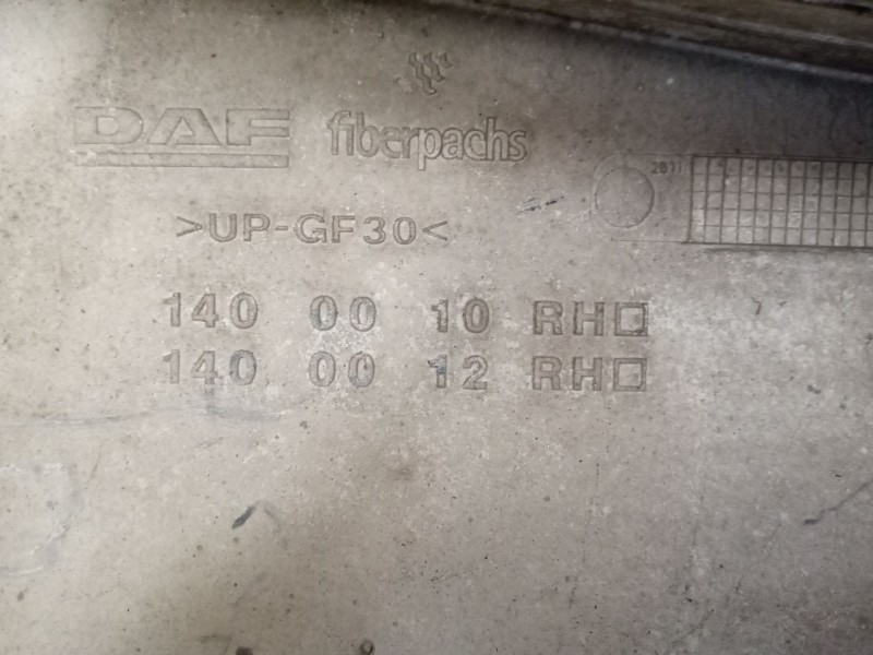 Recambio de deflector derecho para daf serie xf105.xxx fsa 4x2 space-cab referencia OEM IAM 1400010  