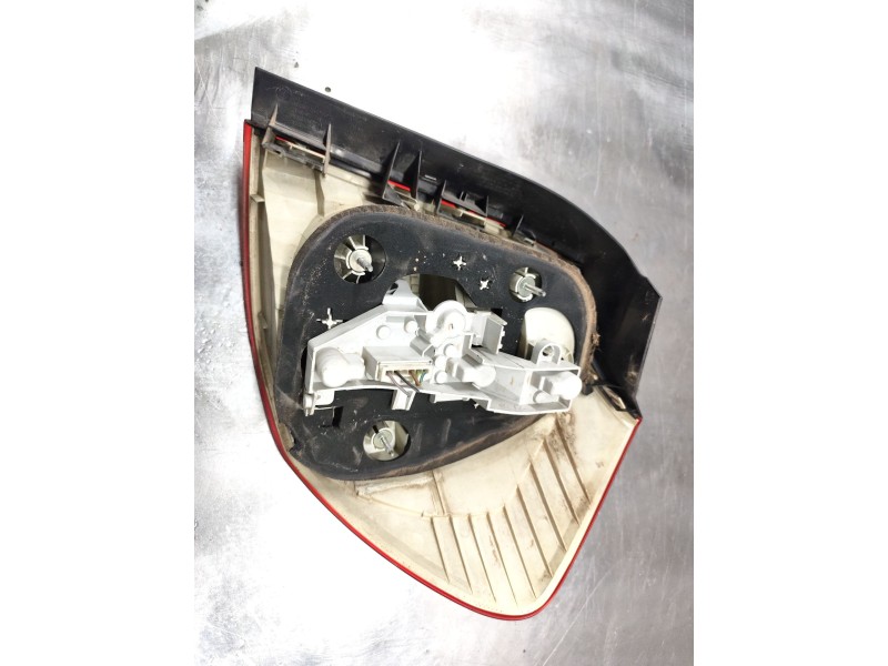 Recambio de piloto trasero izquierdo para bmw 1 (e81) 118 d referencia OEM IAM 716495505  