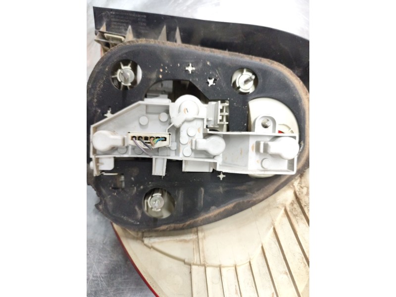 Recambio de piloto trasero izquierdo para bmw 1 (e81) 118 d referencia OEM IAM 716495505  